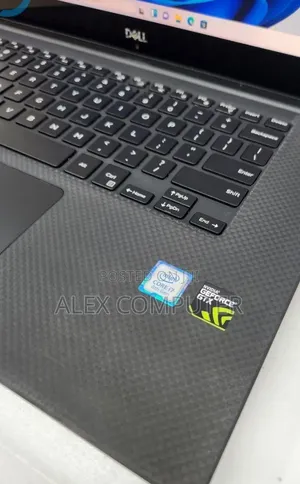 New Laptop Dell XPS 15 16GB Intel Core i7 SSD 512GB