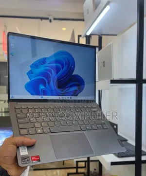 New Laptop Lenovo 16GB AMD Ryzen 7 SSD 512GB