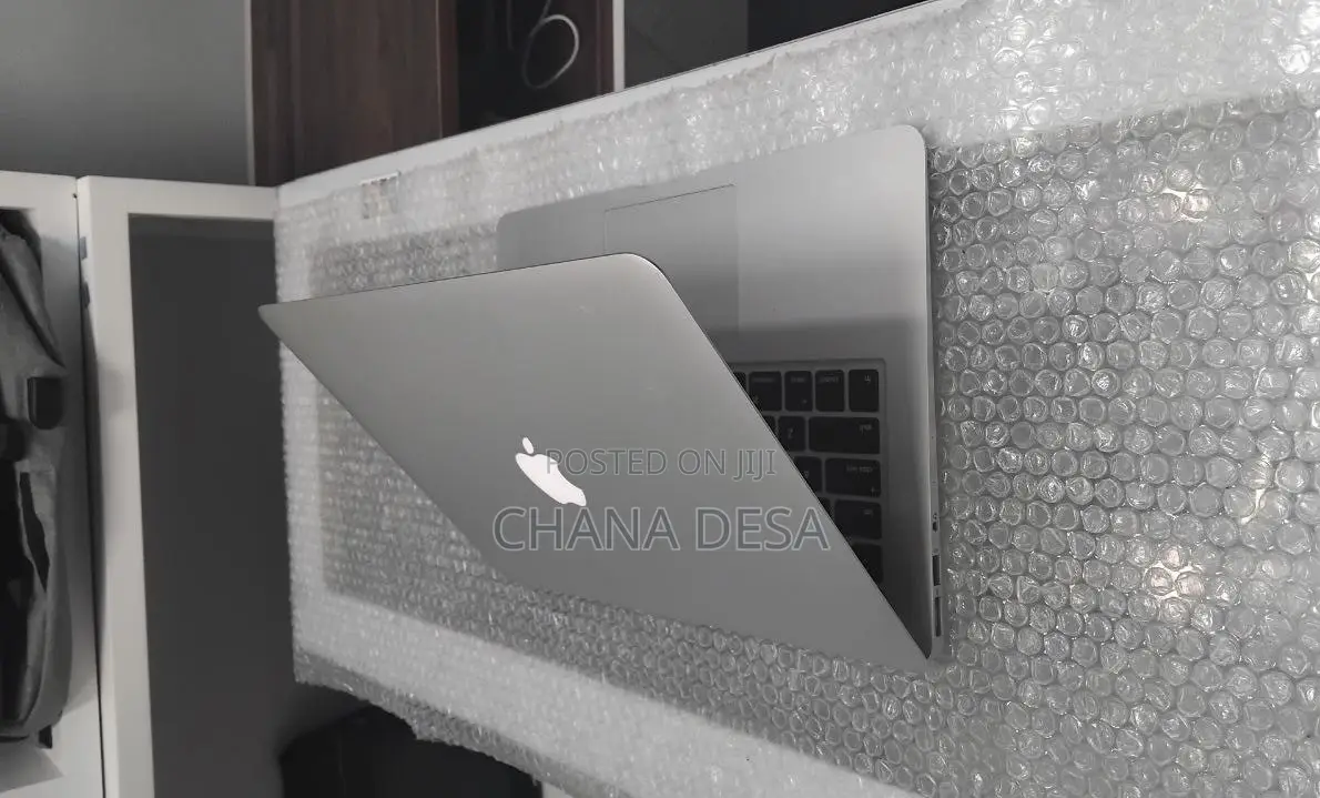 New Laptop Apple MacBook Air 2017 8GB Intel Core i5 SSD 128GB