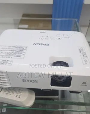 Epson Projecter EB-E01