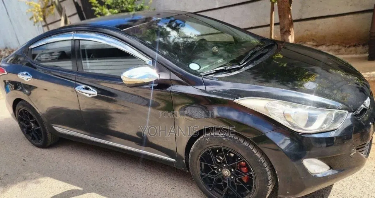 Hyundai Avante 2013