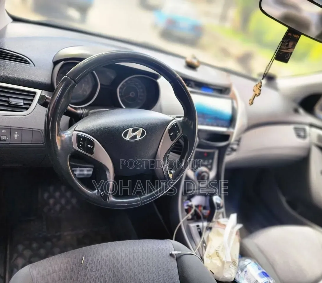 Hyundai Avante 2013