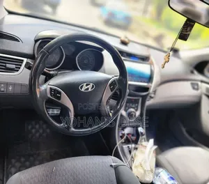 Hyundai Avante 2013