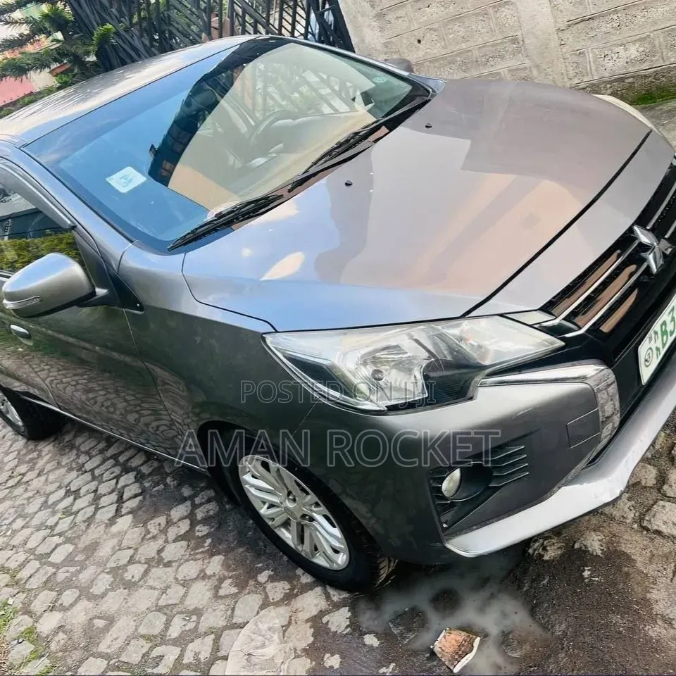 Mitsubishi Attrage 2022 Gray