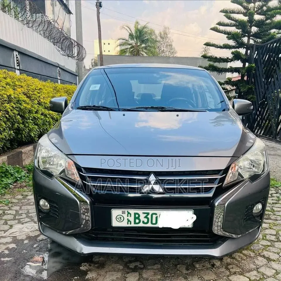 Mitsubishi Attrage 2022 Gray