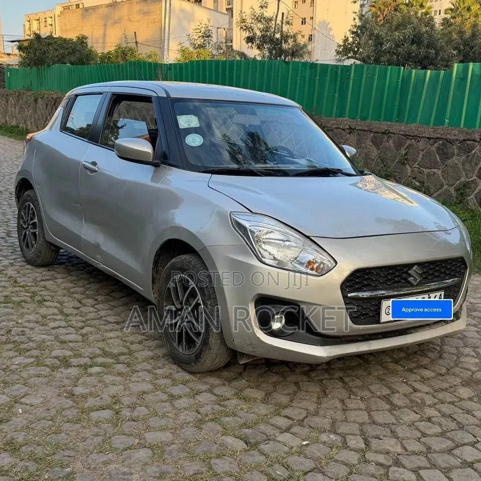 Suzuki Swift 2022 Silver
