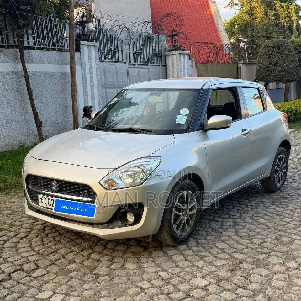 Suzuki Swift 2022 Silver