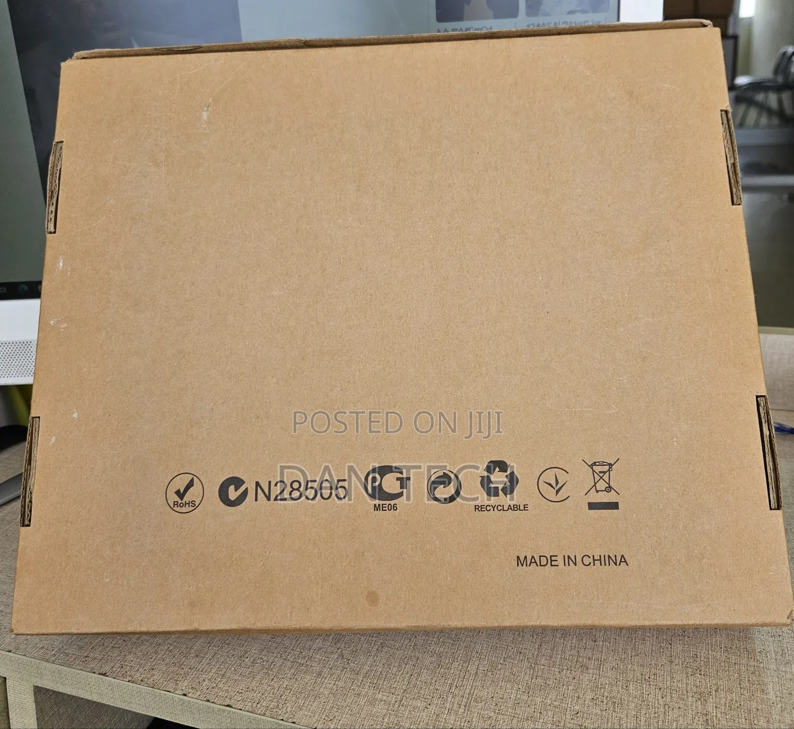 27-Port Gigabit Smart PoE Switch