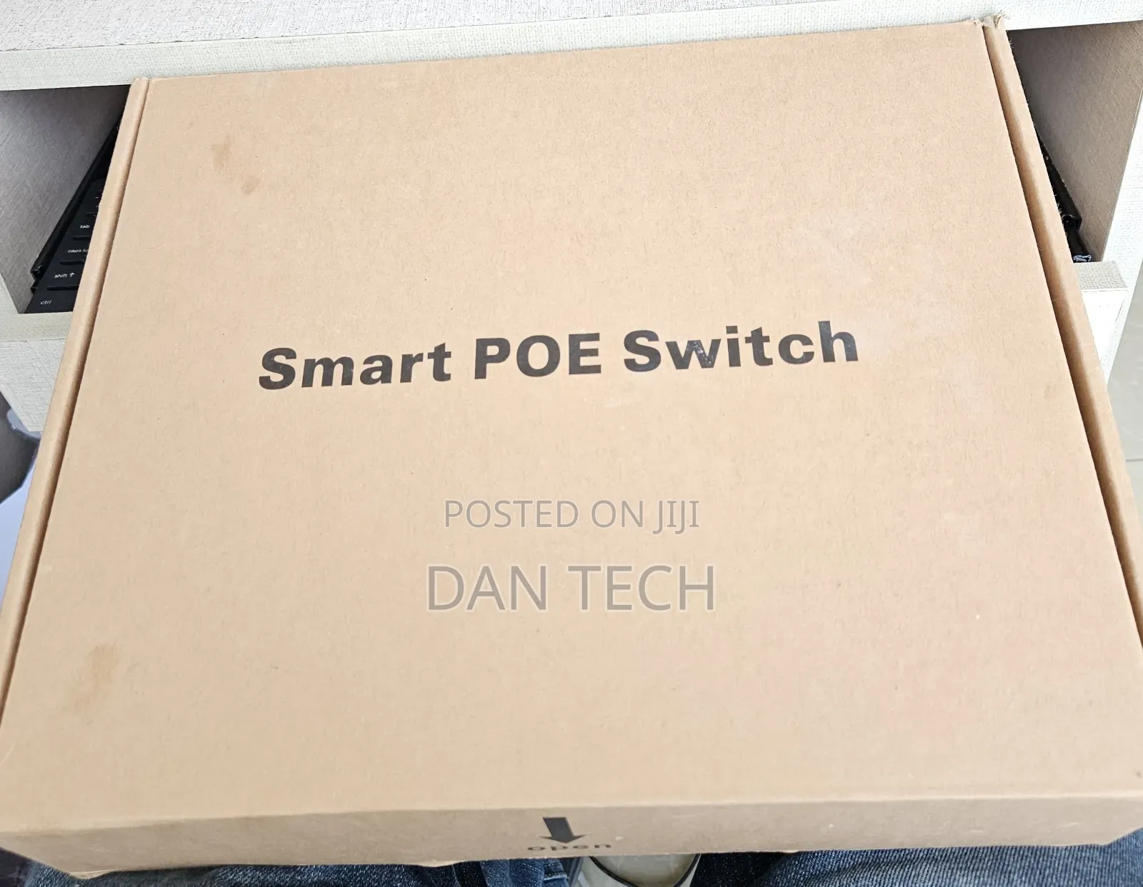 27-Port Gigabit Smart PoE Switch