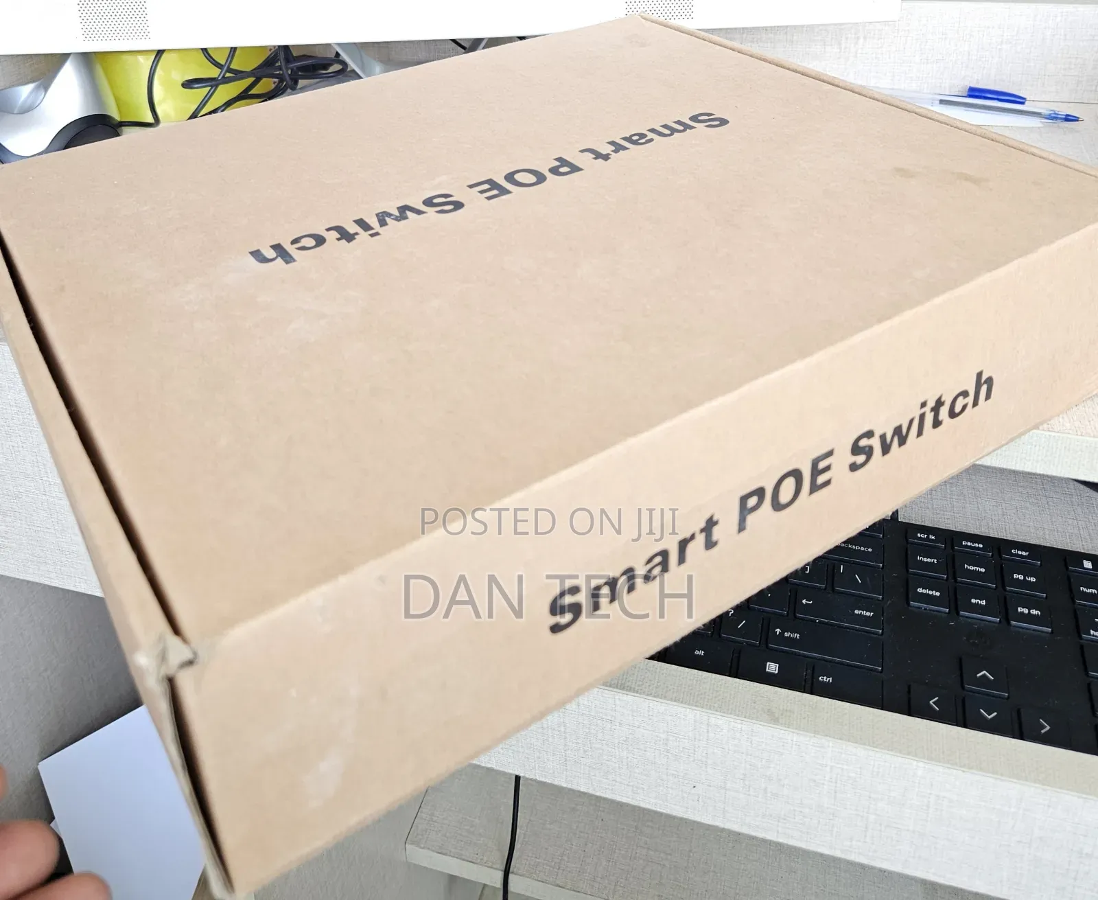 27-Port Gigabit Smart PoE Switch
