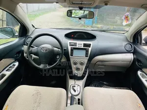 Toyota Belta 2007 Silver