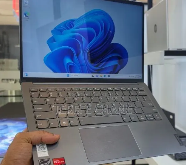 New Laptop Lenovo IdeaPad Z560 16GB AMD Ryzen 7 SSD 512GB