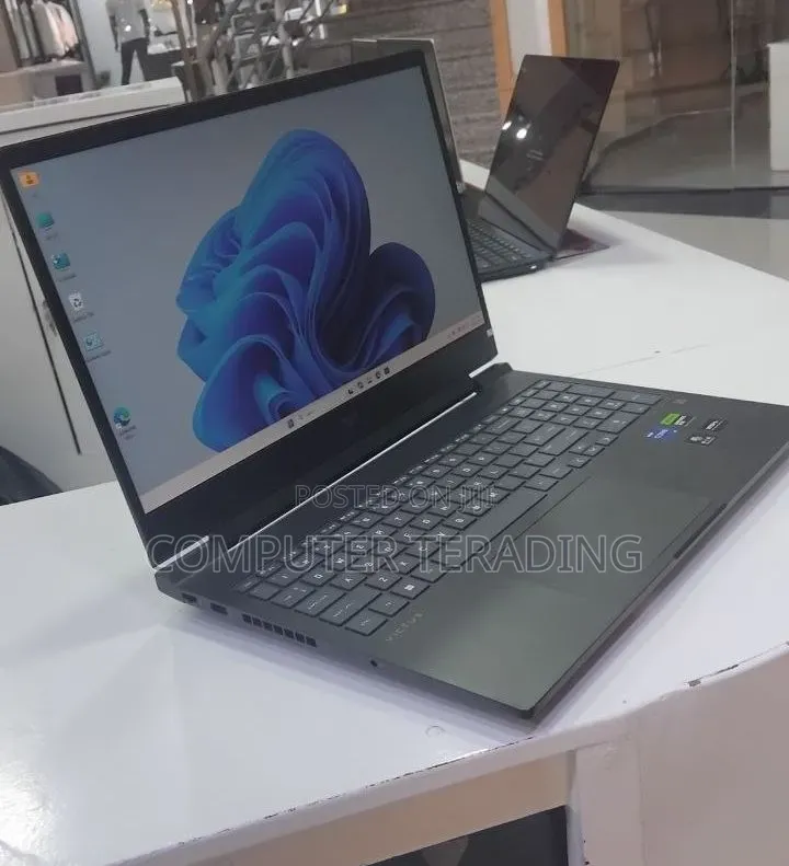 New Laptop HP Victus 15 16GB Intel Core i7 SSD 1T