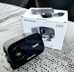 Geek Space Smart Projector