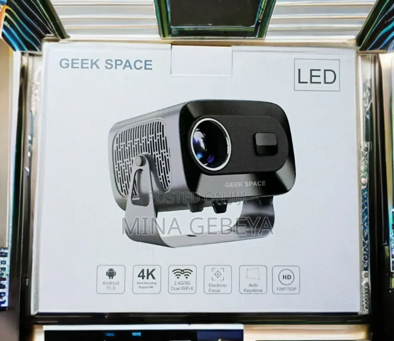 Geek Space Smart Projector