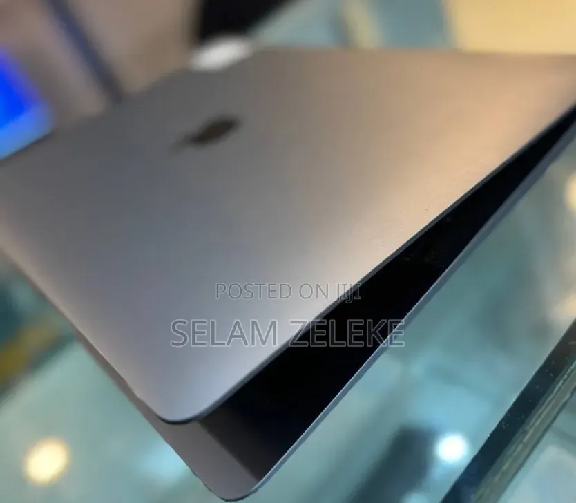 New Laptop Apple MacBook Pro 2021 M1 8GB Apple M1 Pro SSD 256GB