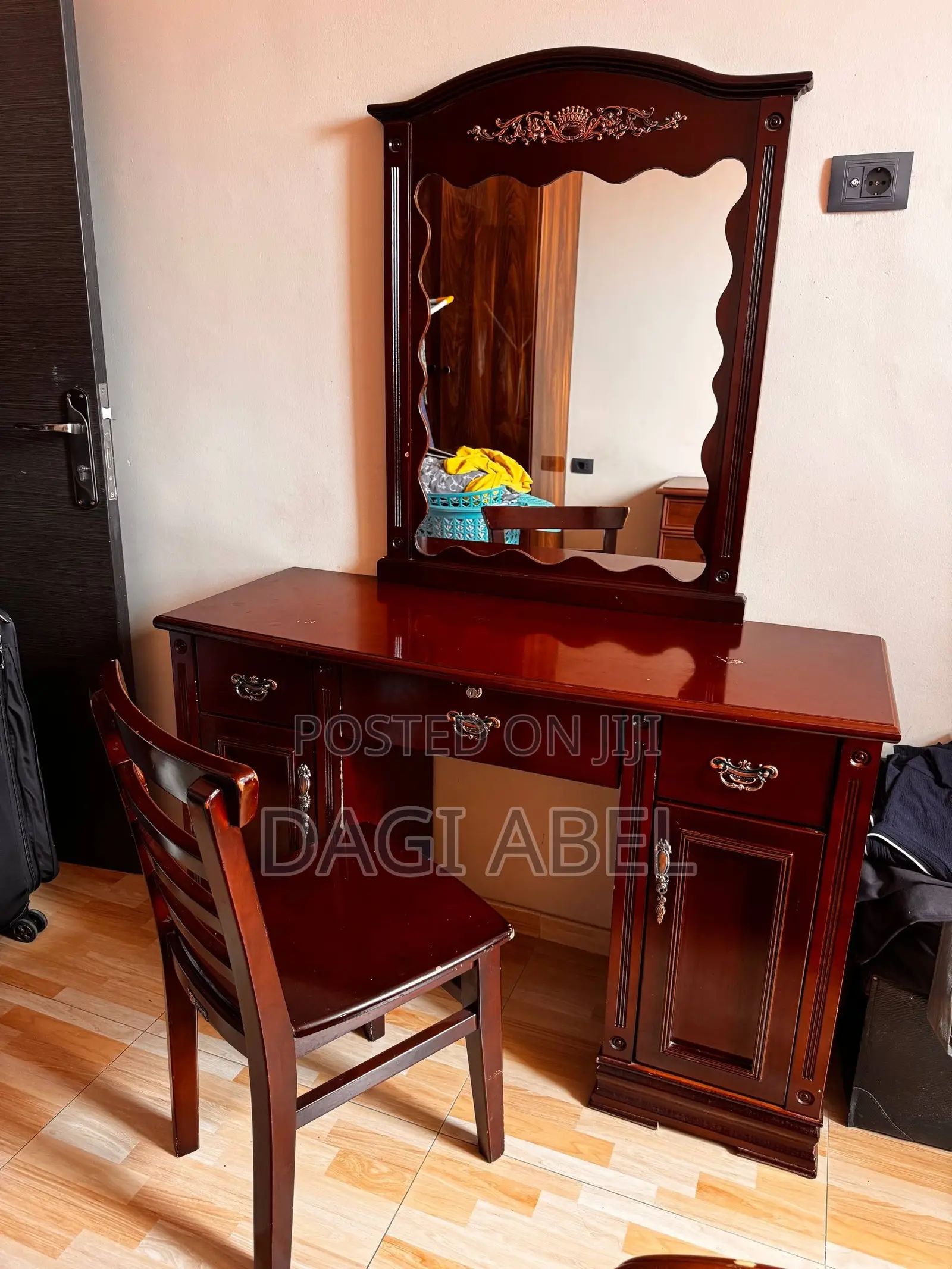Bed, Dressing Table and Drawers(Set)