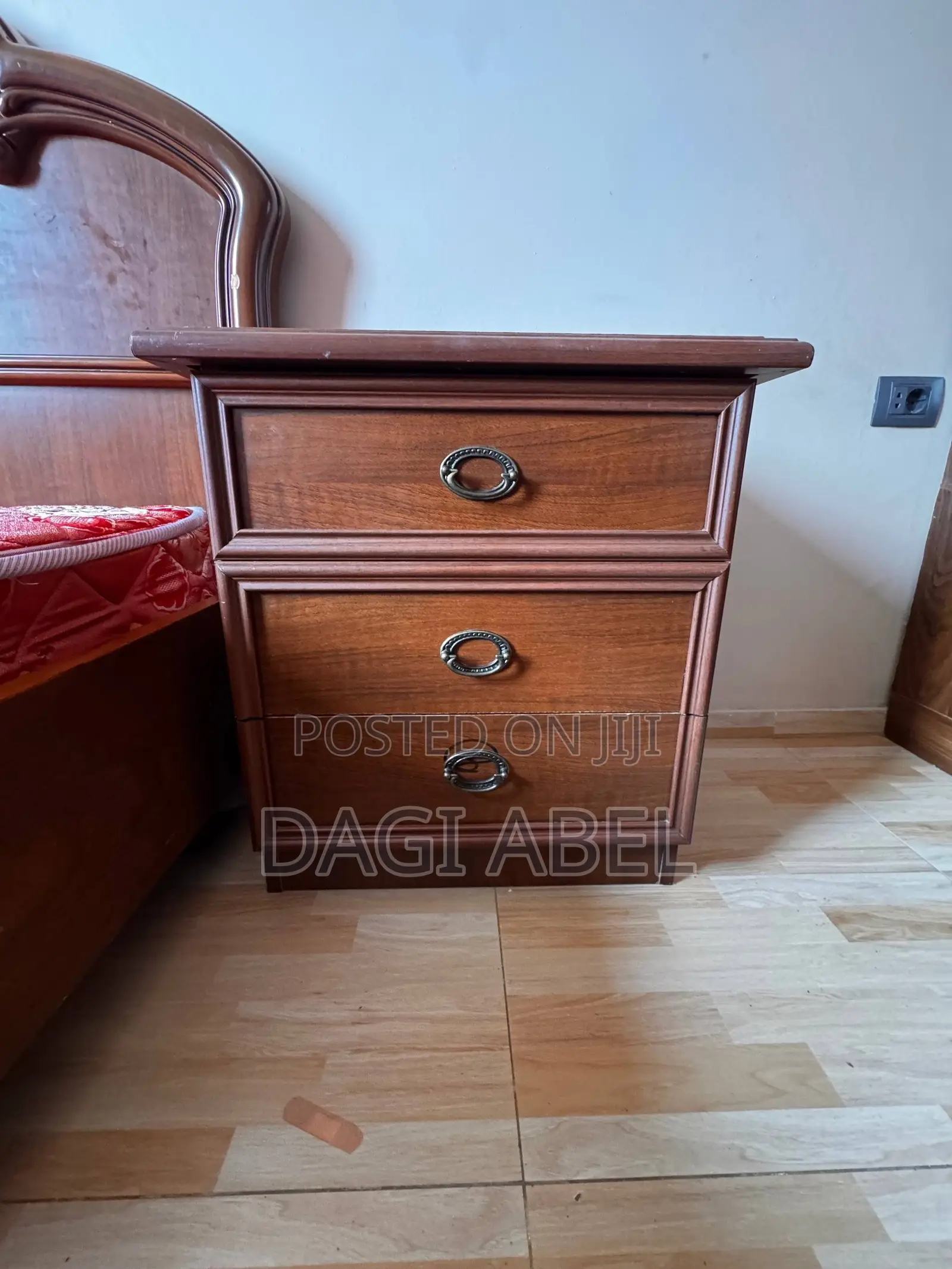 Bed, Dressing Table and Drawers(Set)
