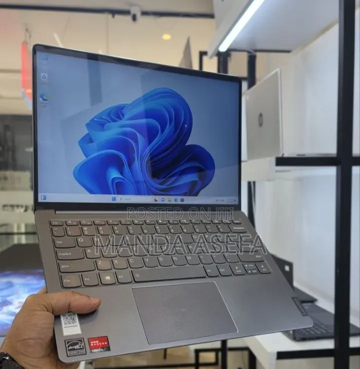 New Laptop Lenovo 16GB AMD Ryzen 7 SSD 512GB