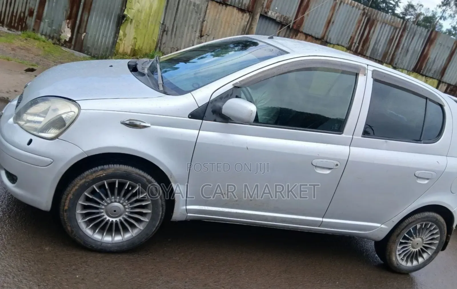 Toyota Vitz 2003 Silver