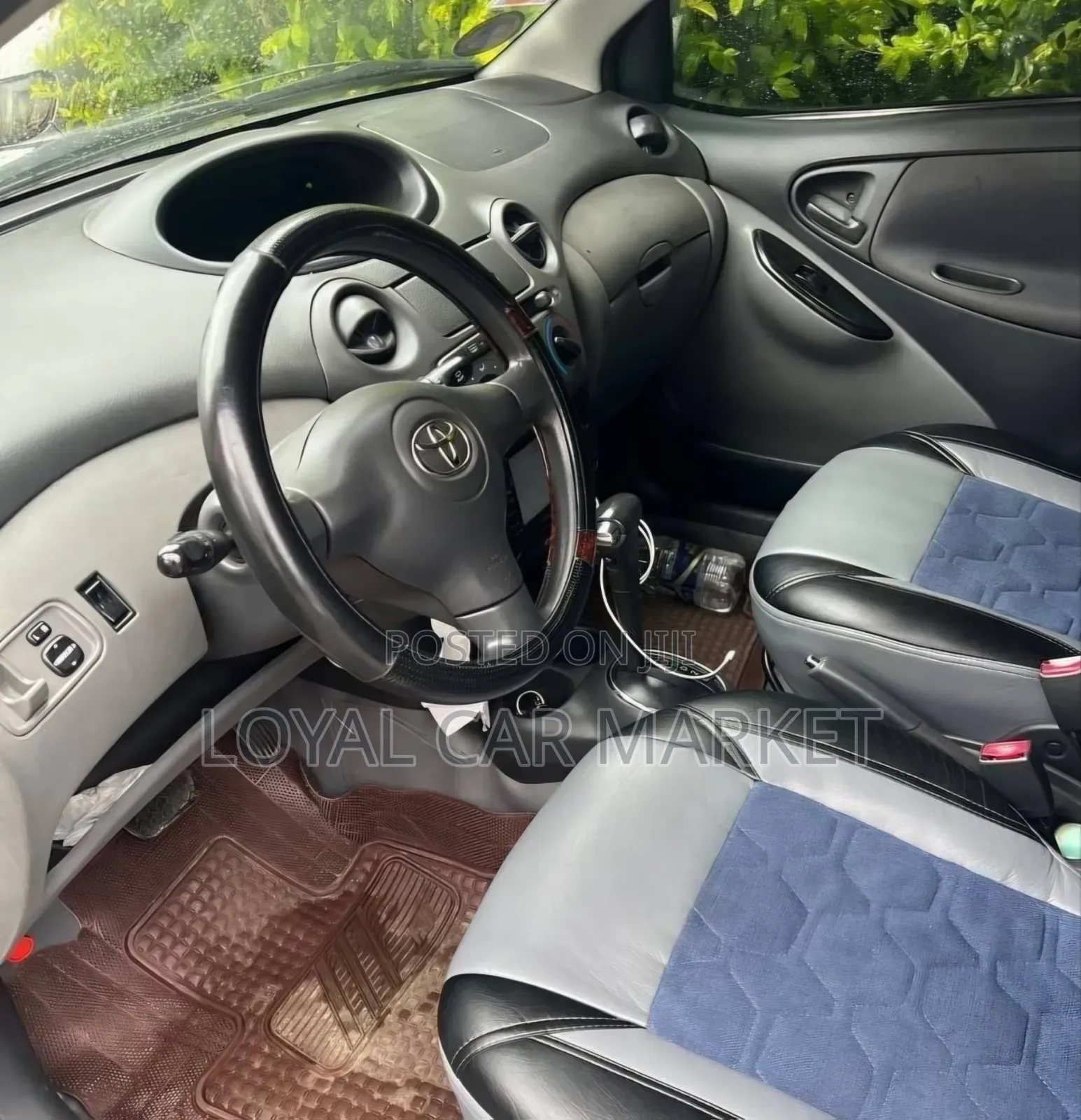 Toyota Vitz 2003 Silver