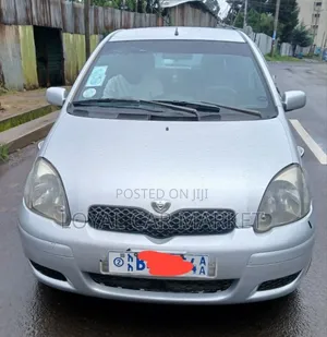 Toyota Vitz 2003 Silver