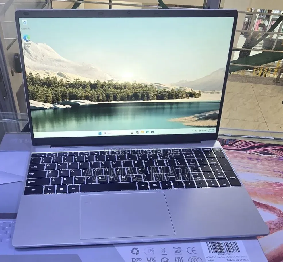 New Laptop 8GB Intel Core 2 Quad SSD 256GB