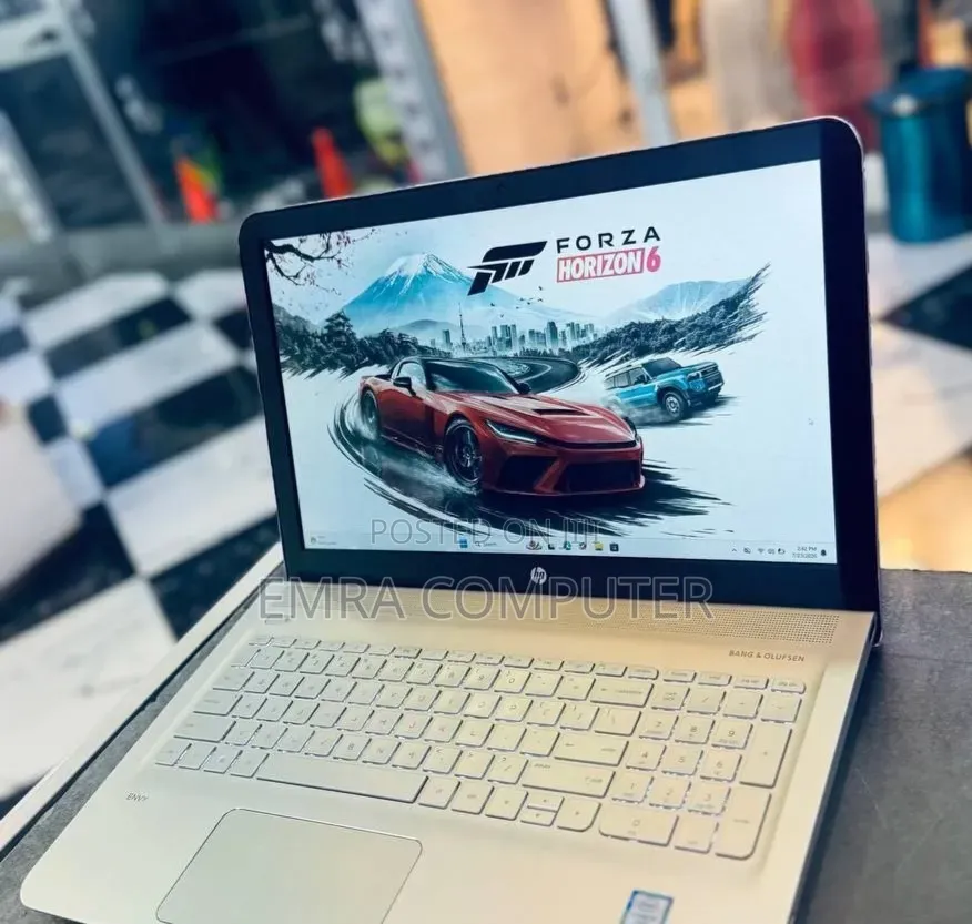 New Laptop HP 8GB Intel Core i5 SSD 1T