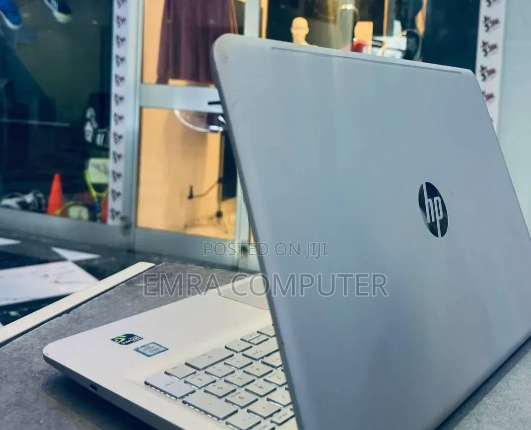 New Laptop HP 8GB Intel Core i5 SSD 1T
