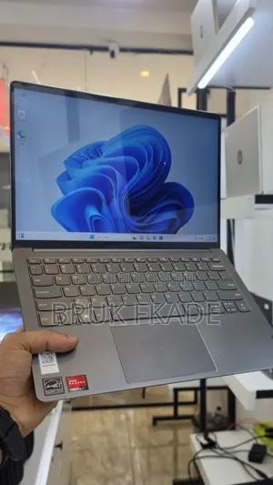 New Laptop Lenovo IdeaPad 130 16GB AMD Ryzen 7 SSD 512GB