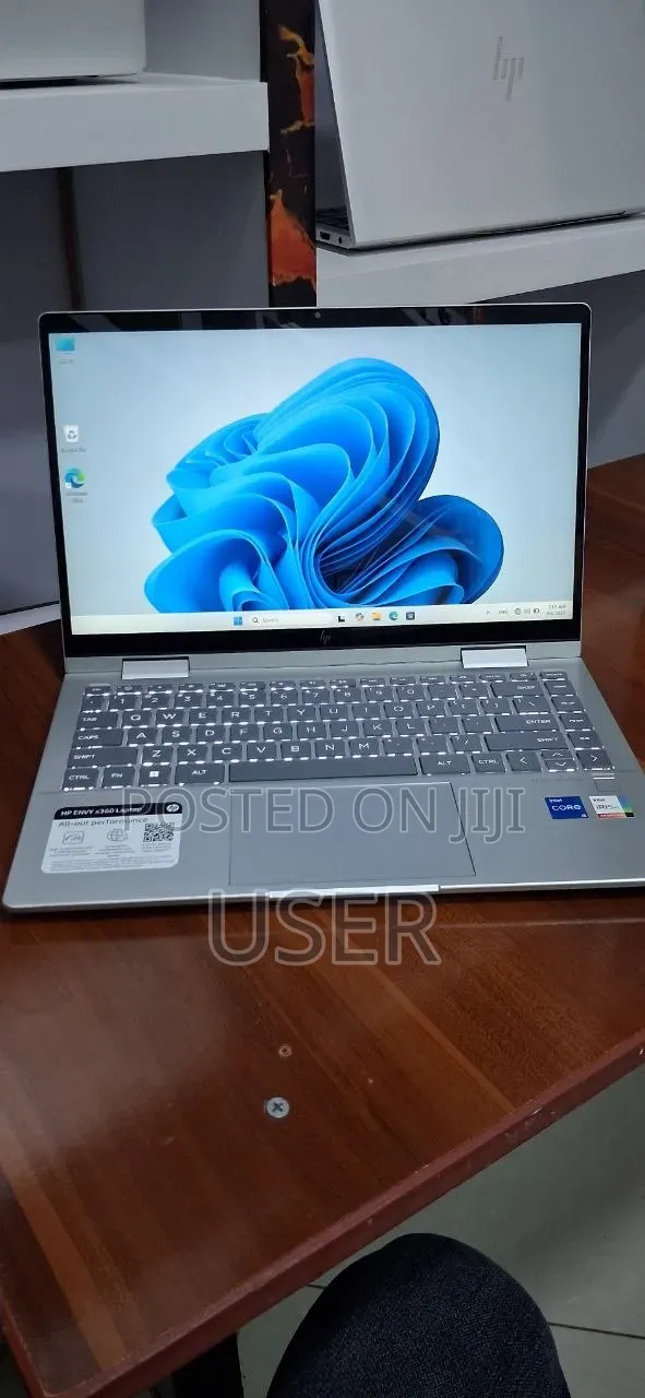 New Laptop HP Envy x360 8GB Intel Core i5 SSD 512GB