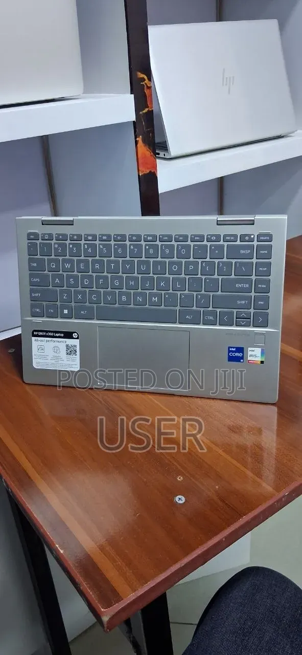New Laptop HP Envy x360 8GB Intel Core i5 SSD 512GB
