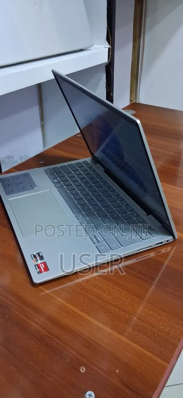 New Laptop Dell Inspiron 14 5435 8GB Intel Core i7 SSD 1T