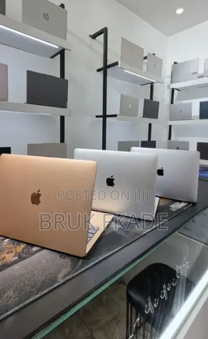 New Laptop Apple MacBook Air 2020 M1 8GB Apple M1 SSD 256GB