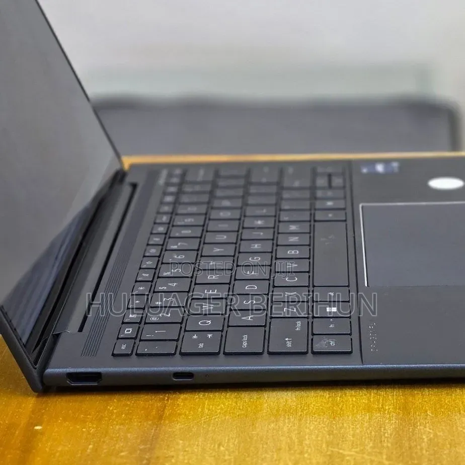 New Laptop HP Dragonfly G3 16GB Intel Core i7 SSD 512GB