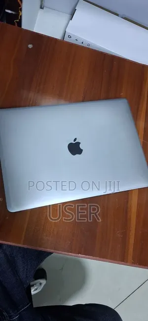 New Laptop Apple MacBook Pro 2019 8GB Intel Core i5 SSD 128GB