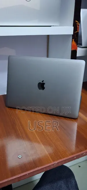 New Laptop Apple MacBook Pro 2019 8GB Intel Core i5 SSD 128GB