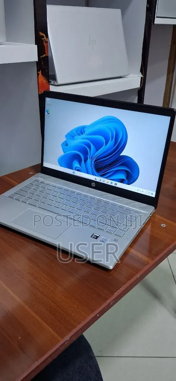 New Laptop HP Pavilion 15 8GB Intel Core i5 SSD 512GB