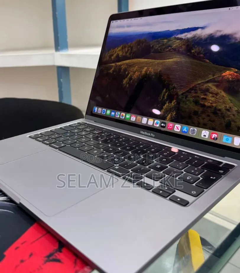 New Laptop Apple MacBook Pro 16GB Apple M1 SSD 512GB