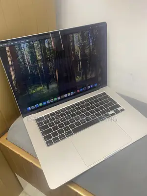 New Laptop Apple MacBook Air 2025 M4 16GB Apple M4 SSD 512GB
