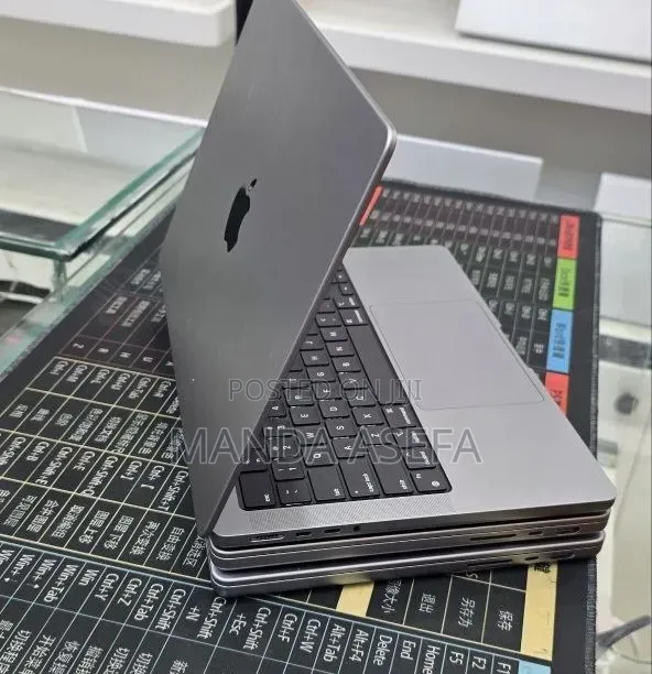 New Laptop Apple MacBook Pro 2021 M1 32GB Apple M1 Pro SSD 512GB