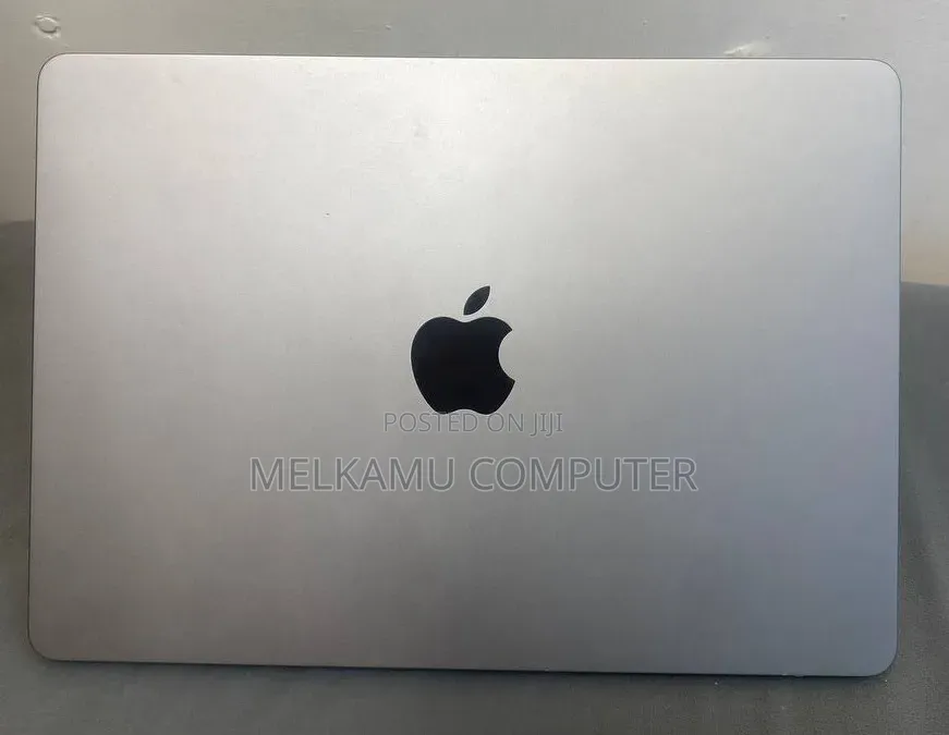 New Laptop Apple MacBook Pro 2024 M4 16GB Apple M4 SSD 512GB
