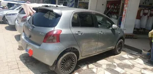Toyota Yaris 1.0 HB T1 2007 Gray