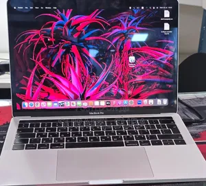 New Laptop Apple MacBook Pro 2018 16GB Intel Core i5 SSD 256GB