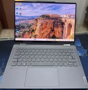 New Laptop Lenovo 16GB AMD Ryzen 7 SSD 512GB