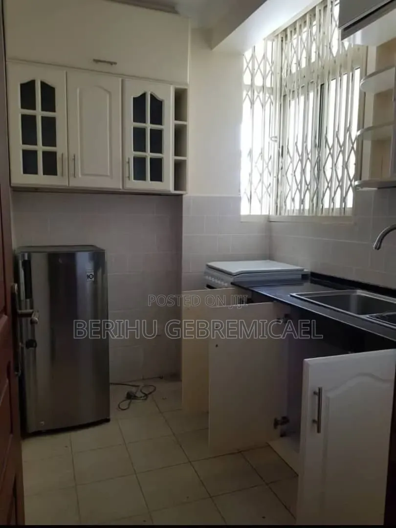 2bdrm Apartment in የተባበሩት, Yeka for sale