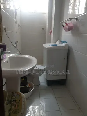 2bdrm Apartment in የተባበሩት, Yeka for sale