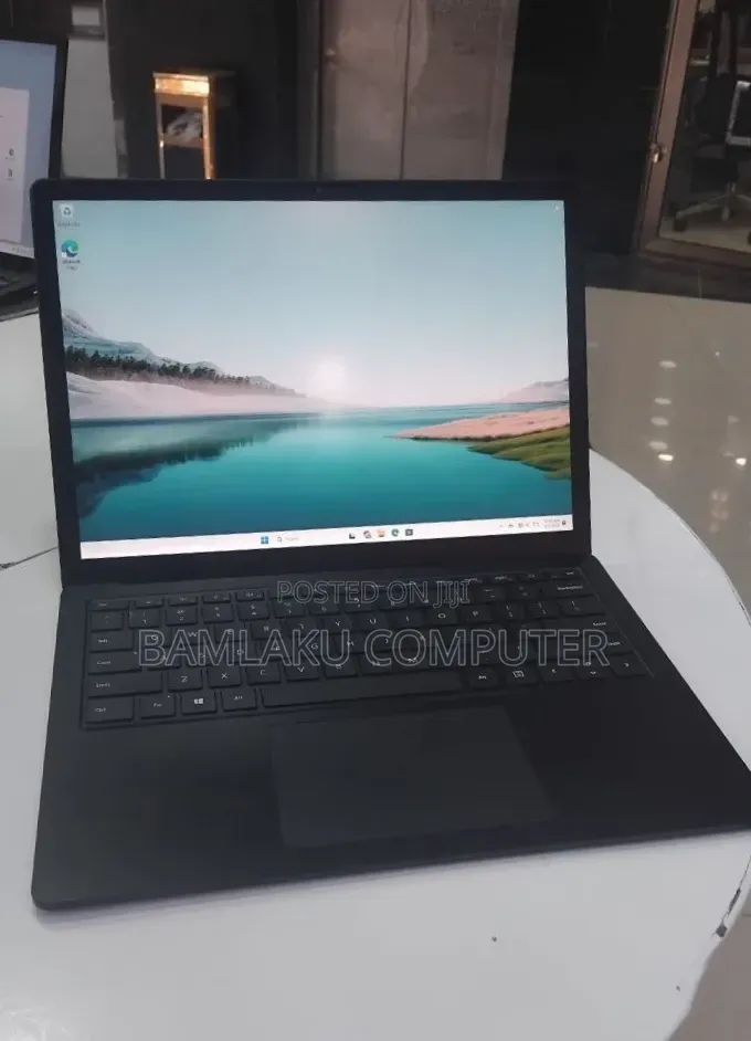 New Laptop Microsoft Surface Laptop 3 8GB Intel Core i5 SSD 256GB