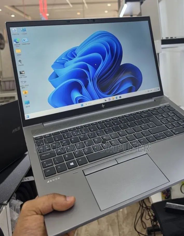 New Laptop HP ZBook 15 16GB Intel Core i7 SSD 512GB