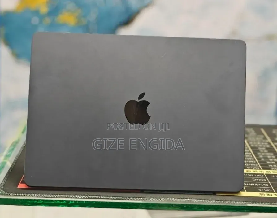 New Laptop Apple MacBook Air 2022 M2 16GB Apple M2 SSD 512GB